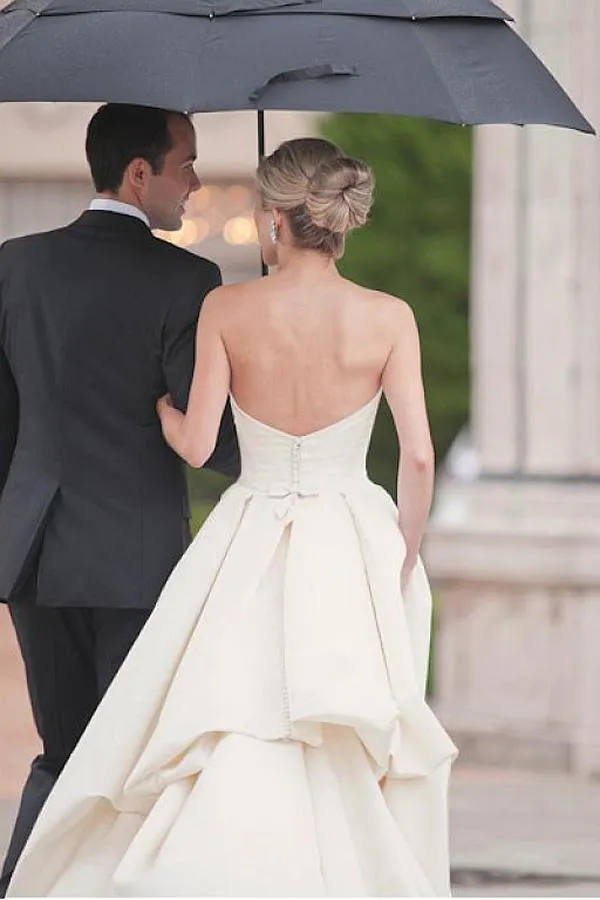 Anneprom Sweetheart Court Train Ivory Satin Wedding Dress With Ruched APW0128