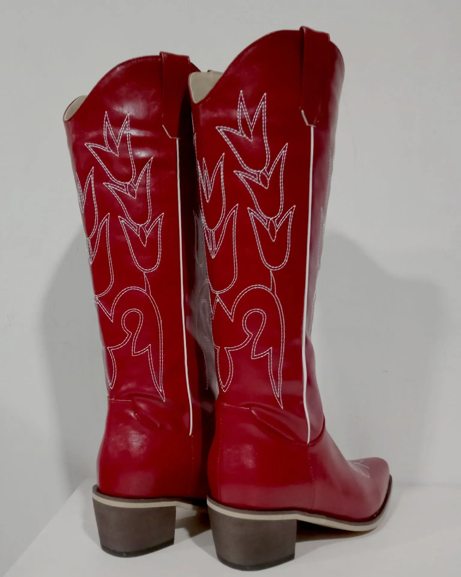 elveswallet Red Tulip Embroidered Pointed Toe Block Heel Boots