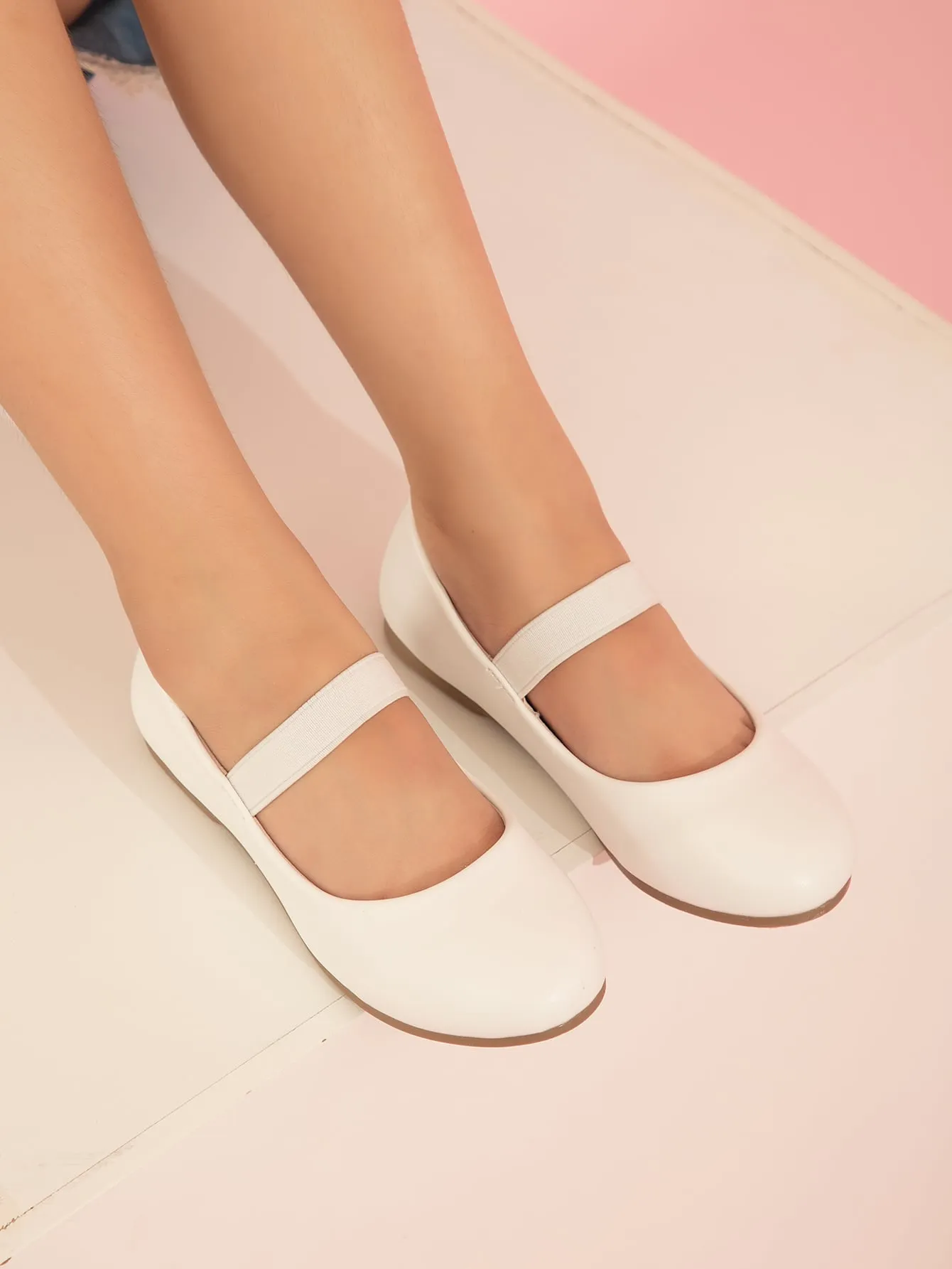 Girls Minimalist Elastic Strap Flats