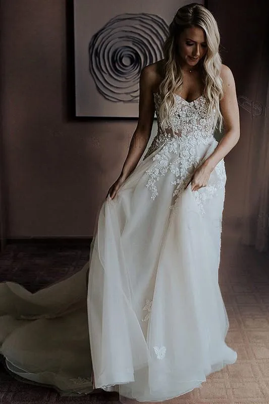 Ivory A-Line Sweetheart Lace Applique Tulle Strapless Beach Wedding Dress N1783