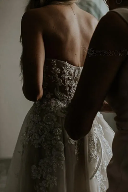 Ivory A-Line Sweetheart Lace Applique Tulle Strapless Beach Wedding Dress N1783