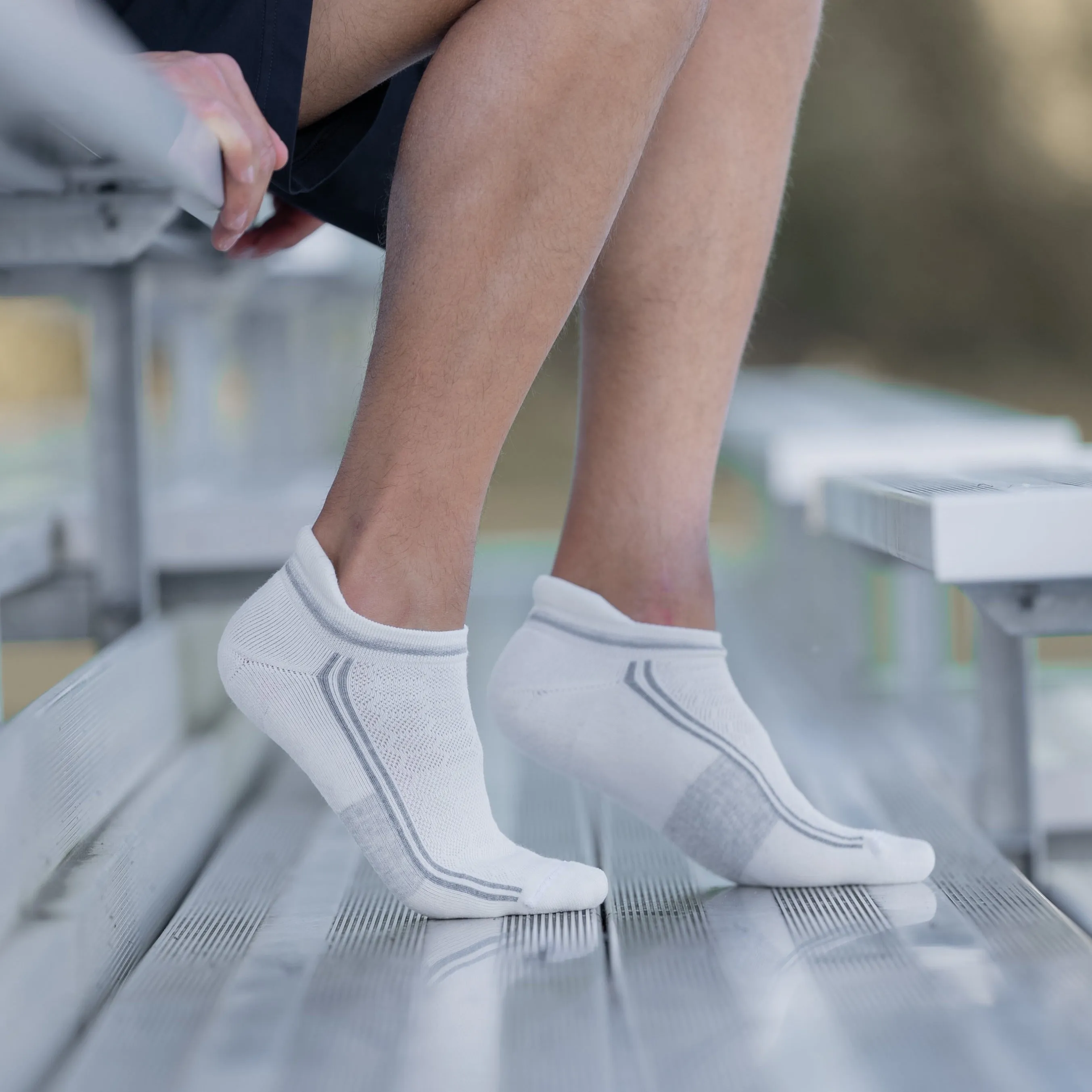 SILVER ANKLE SOCKS | WHITE