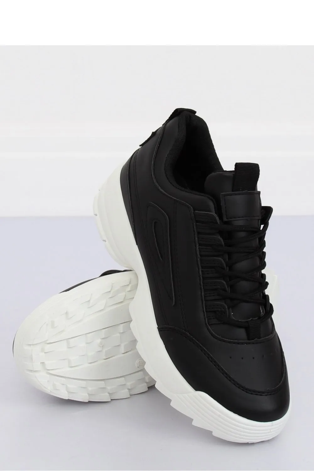Sport Shoes model 128116 Inello