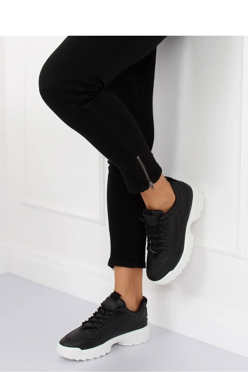 Sport Shoes model 128116 Inello